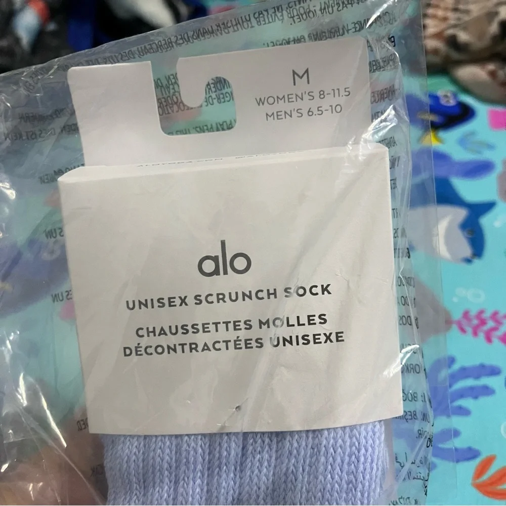 New Alo Yoga Unisex Scrunch Socks in Seashell Blue